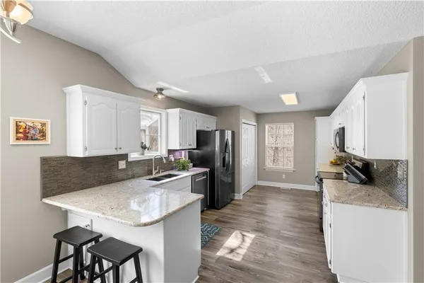 $360,000 | 519 Kindred Drive, Smithville, MO 64089