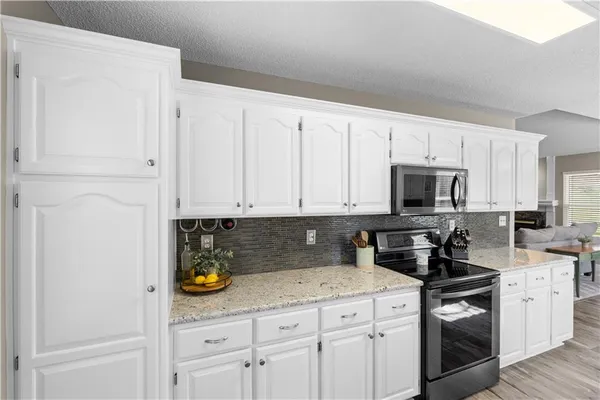 $360,000 | 519 Kindred Drive, Smithville, MO 64089