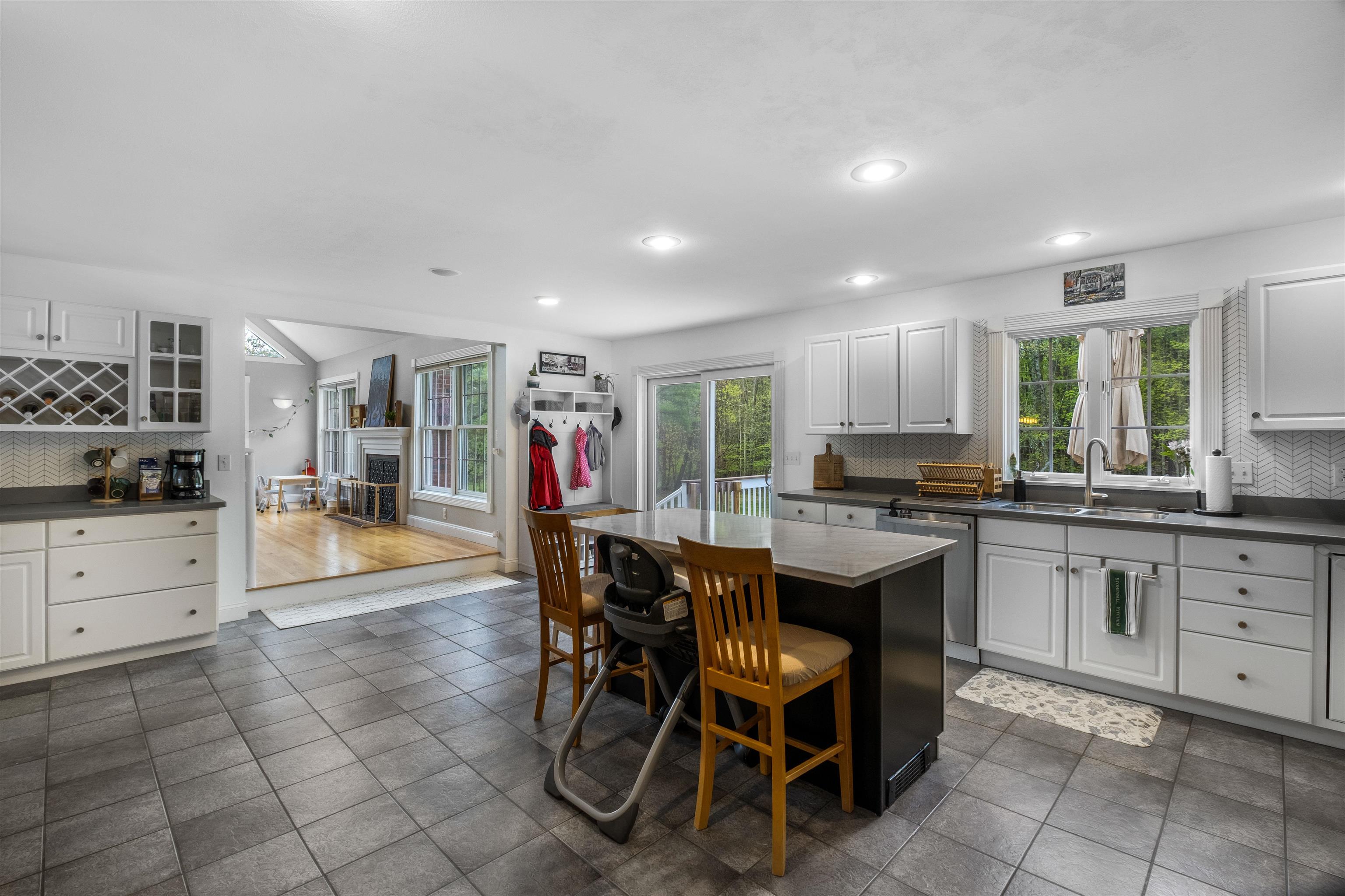278 Long Hill Road Dover, NH 03820 - Photo 15 of 60