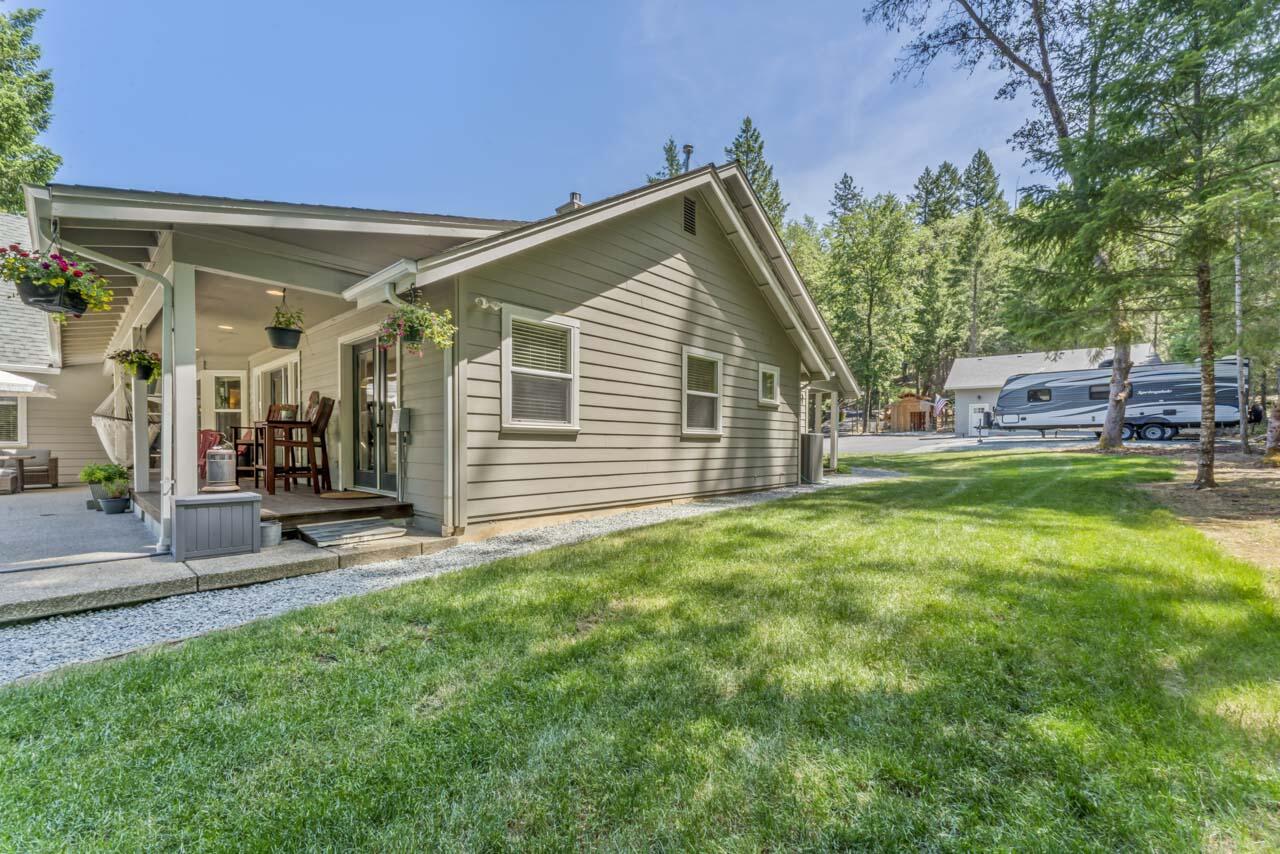 1040 Ferry Road Grants Pass, OR 97526 - Photo 26 of 67 Side