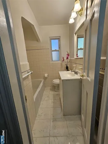 $4,100 | 55 Rutgers Place, River Edge, NJ 07661