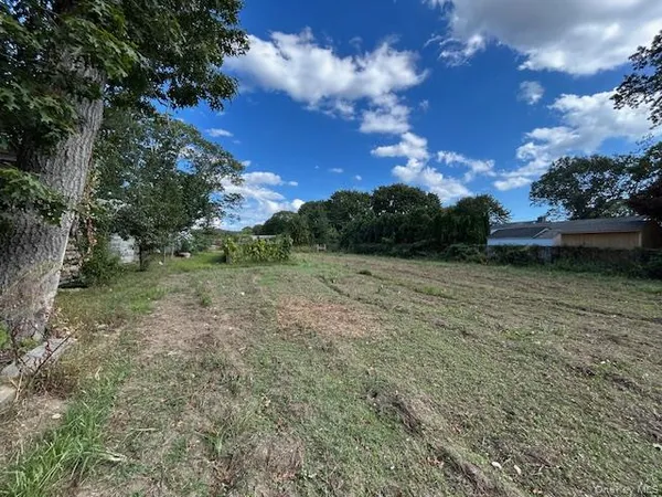 $989,000 | Undisclosed Address, Medford, NY 11763