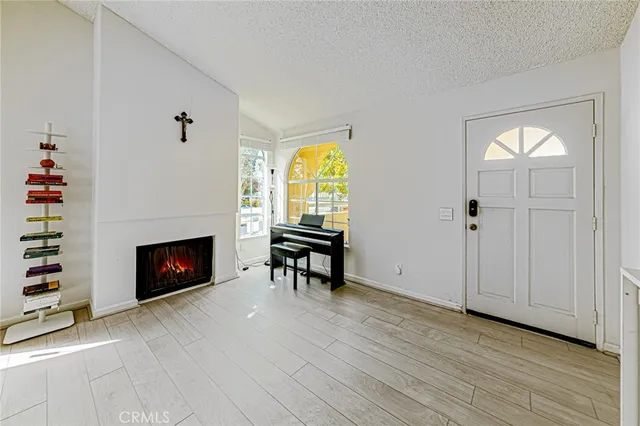 $800,000 | 55 Alicante Aisle, Unit 62, Irvine, CA 92614