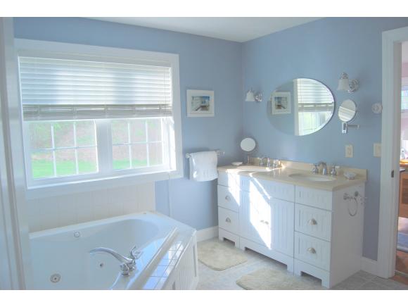 1199 Marble Island Road Colchester, VT 05446 - Photo 10 of 25 Gallery Image 10