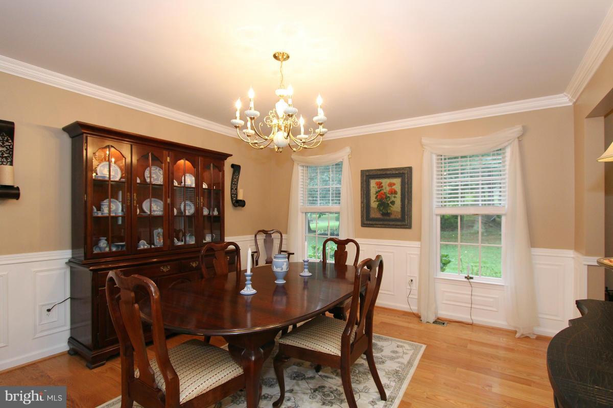 670 Long Corner Road Mount Airy, MD 21771 - Photo 4 of 29 Dining Room