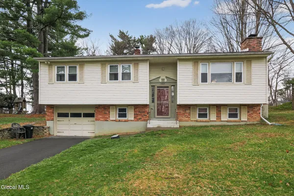 $414,999 | 2309 Spruce Drive, Valatie, NY 12184