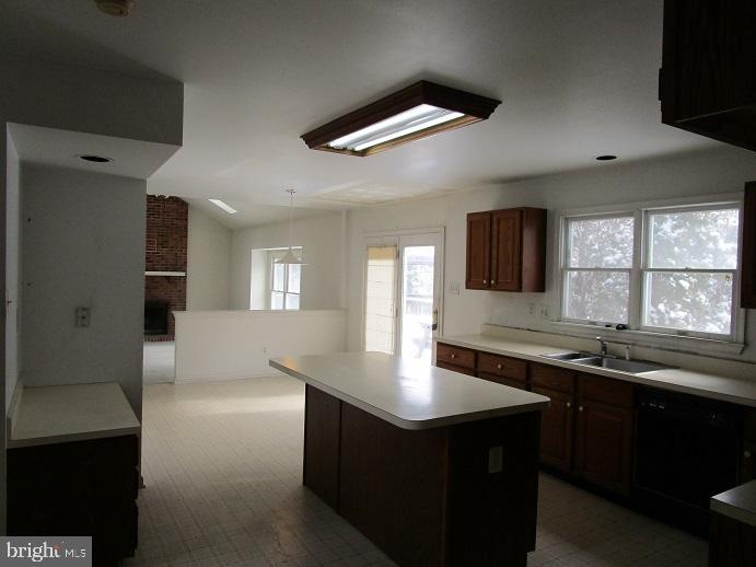 844 Redgate Road Dresher, PA 19025 - Photo 8 of 26 Gallery Image 8