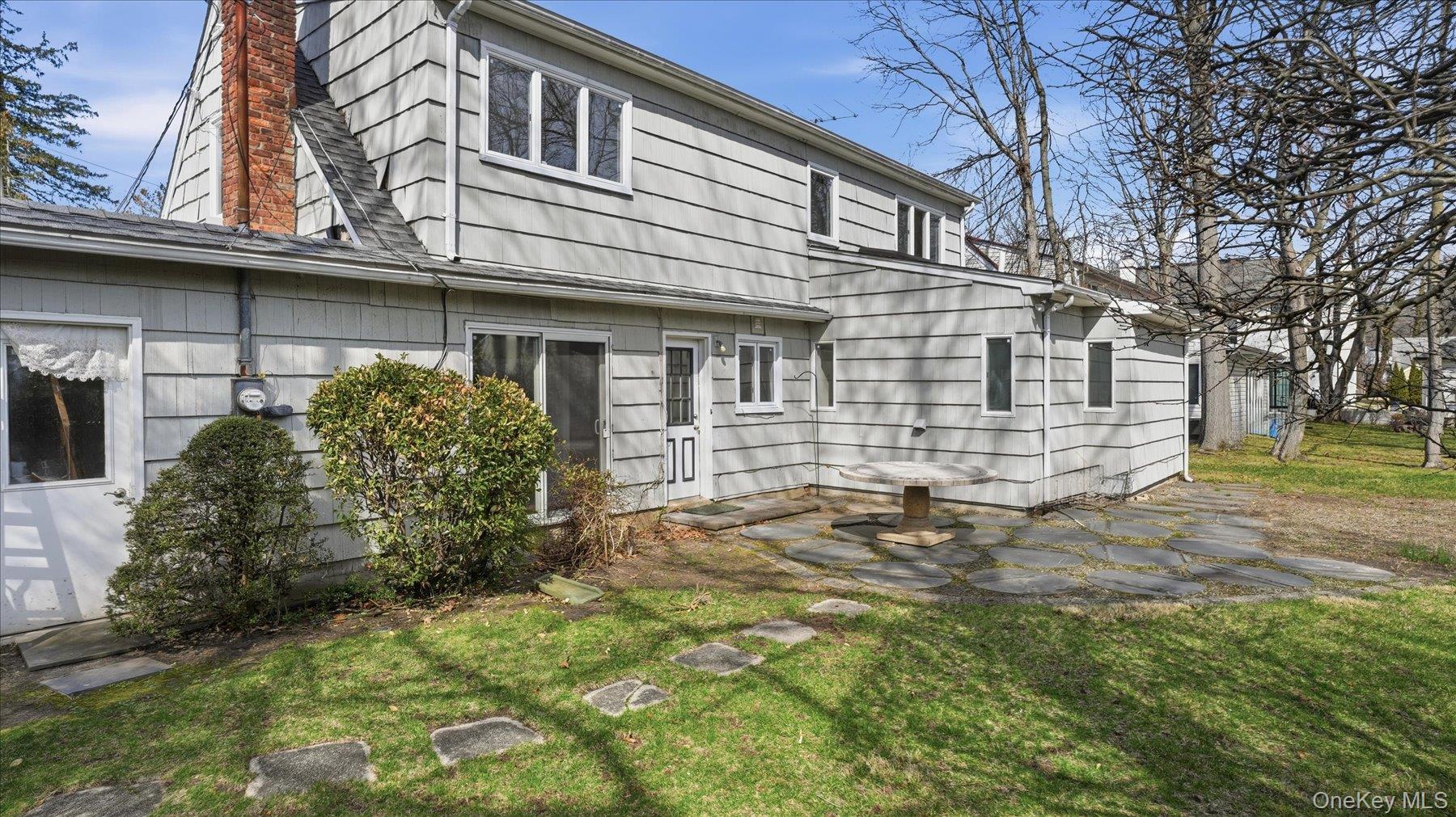 23 Hartley Road Great Neck, NY 11023 - Photo 35 of 40