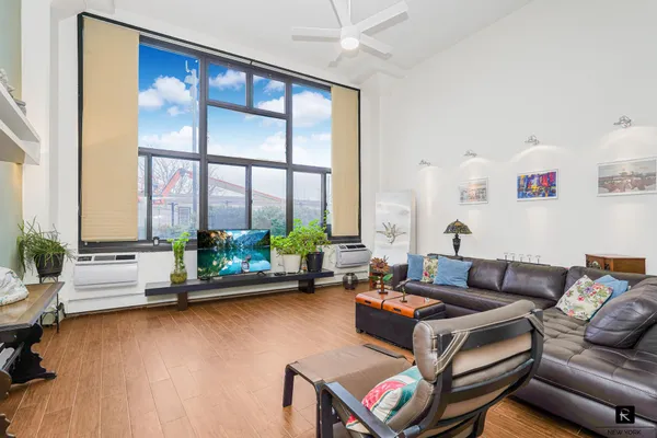 $559,000 | 10 Bay Street Landing, Unit 1D | Tompkinsville
