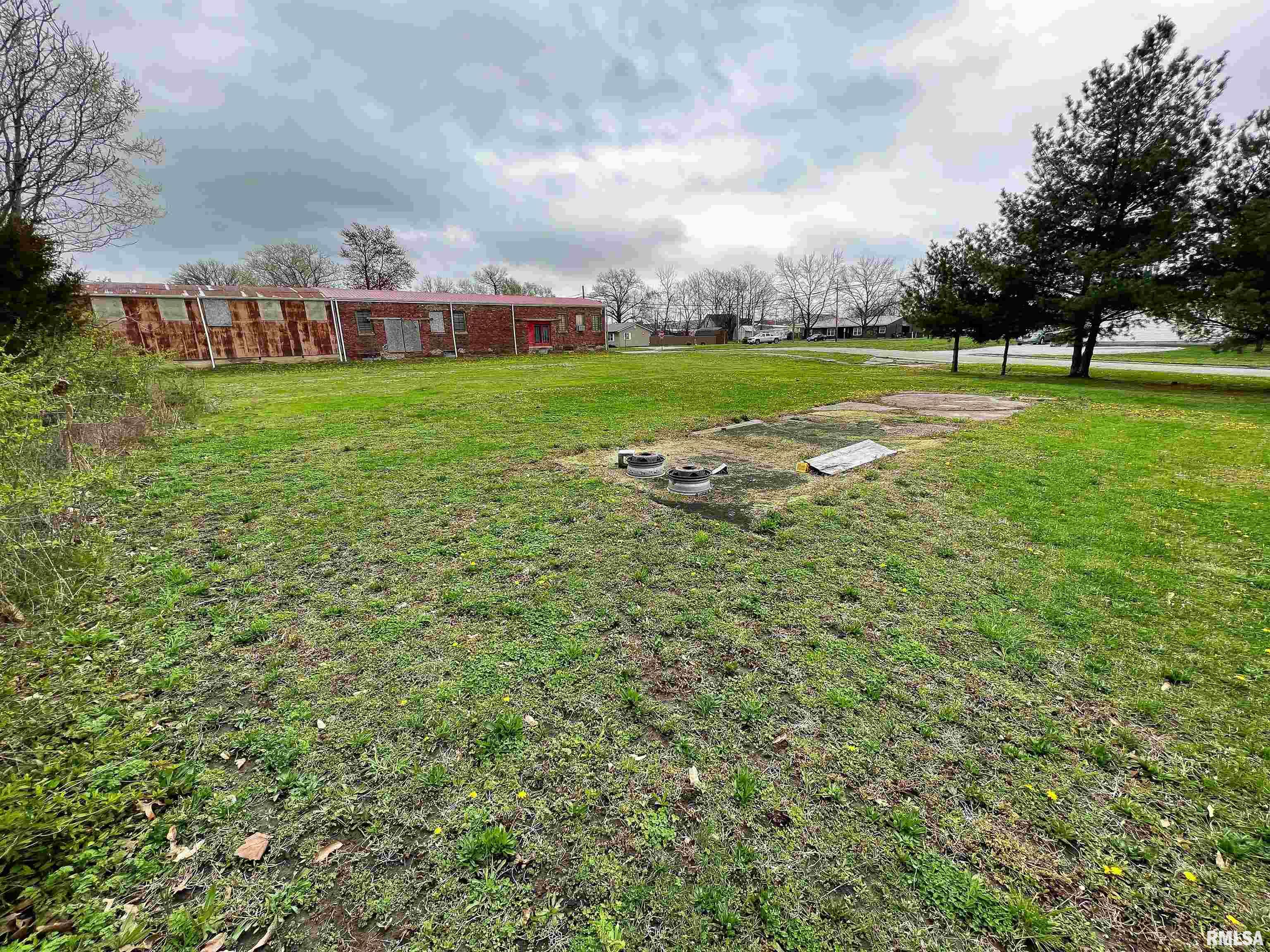 West 3rd Street Flora, IL 62839 - Photo 17 of 25
