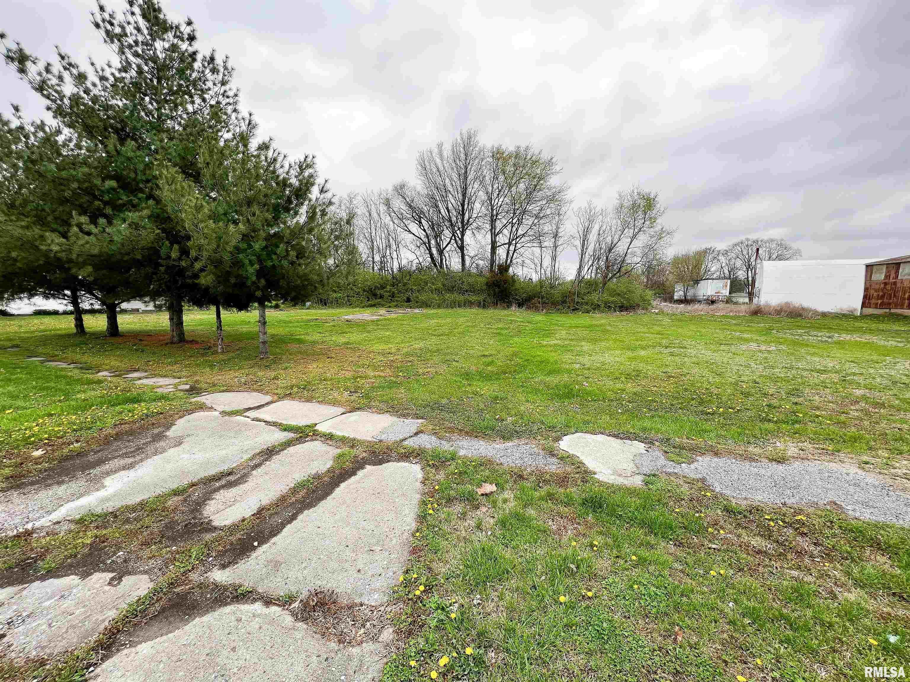 West 3rd Street Flora, IL 62839 - Photo 21 of 25