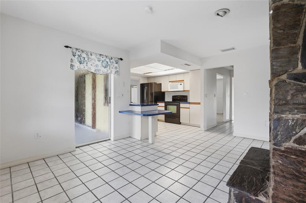2951 Gocio Road Sarasota, FL 34235 - Photo 17 of 49