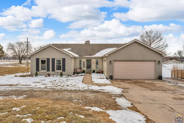 $347,500 | 8425 Southwest 21st Street, Topeka, KS 66615