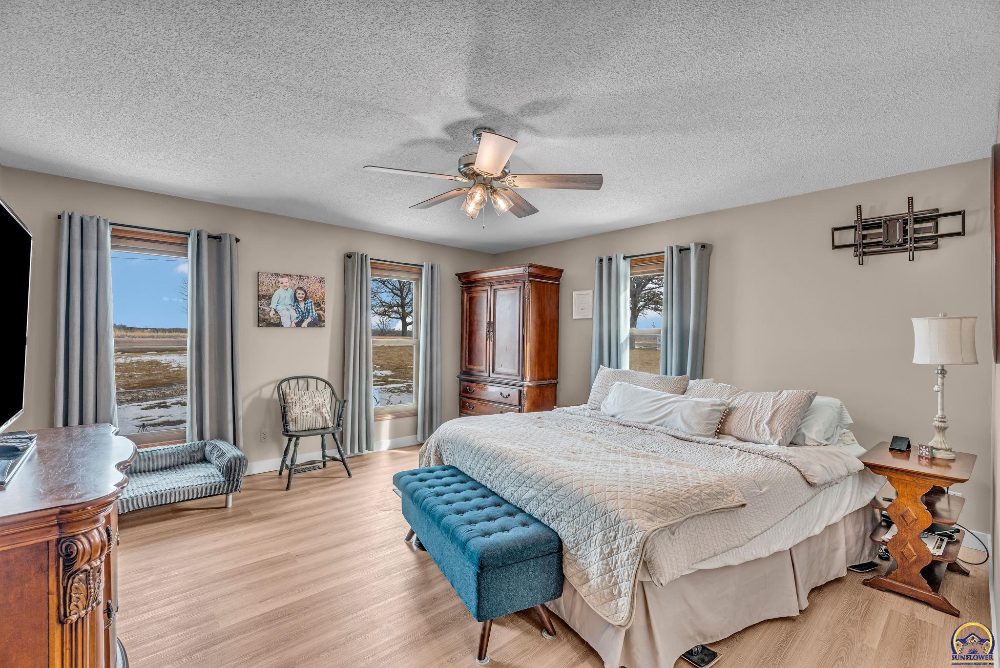 8425 Southwest 21st Street Topeka, KS 66615 - Photo 12 of 21