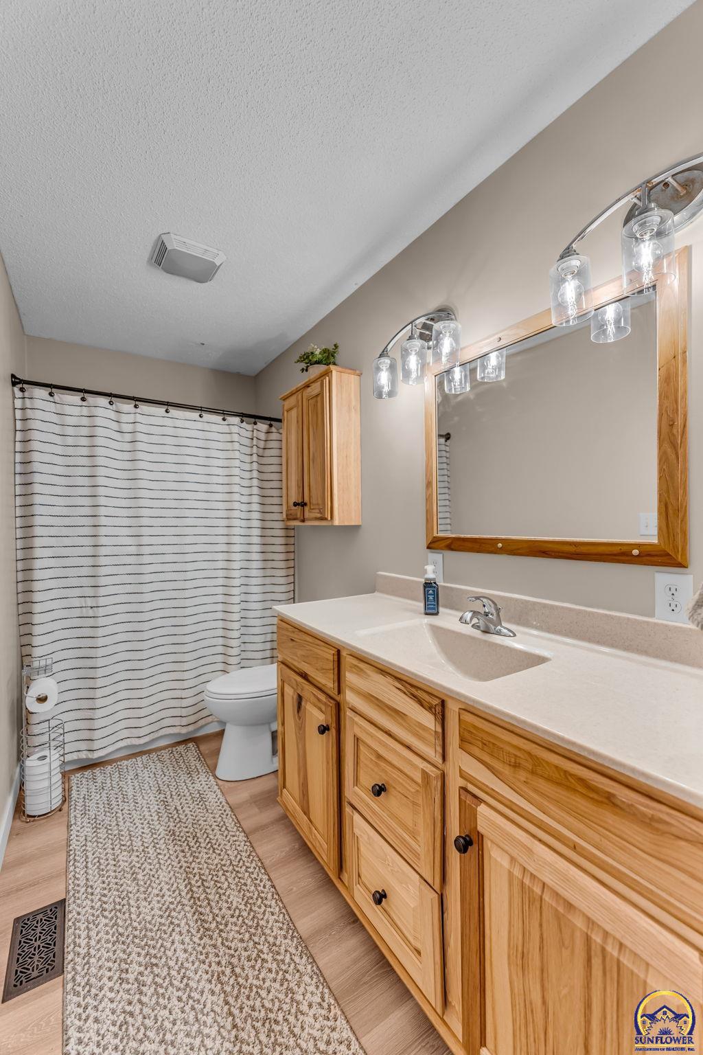 8425 Southwest 21st Street Topeka, KS 66615 - Photo 9 of 21