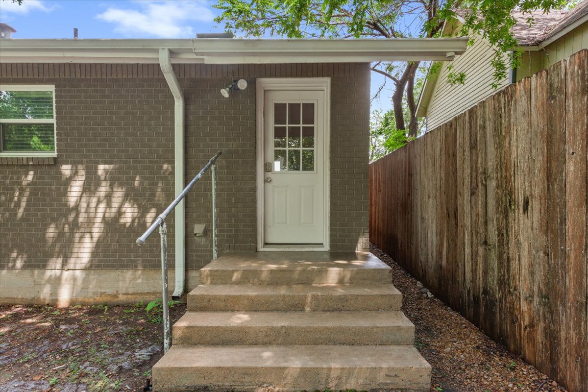 804 Ash Street Georgetown, TX 78626 - Photo 28 of 38