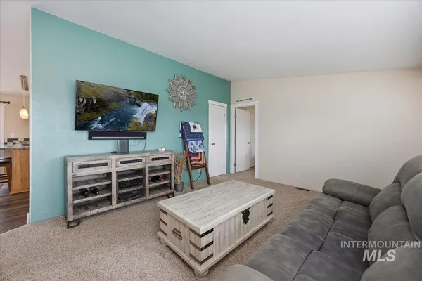 $475,000 | 374 North 120 East, Shoshone, ID 83352
