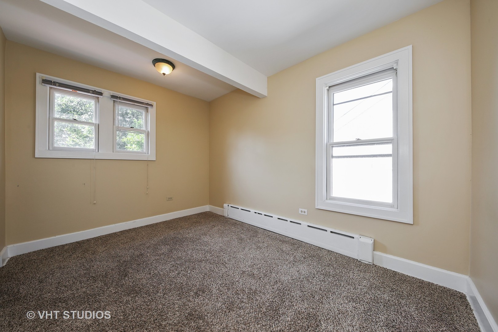 612 Spring Road Elmhurst, IL 60126 - Photo 12 of 19 an empty room with a window