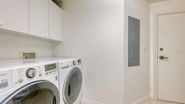 a view of entryway with a front door