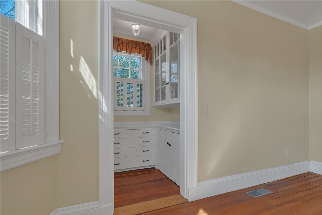 98 Butler Avenue Providence, RI 02906 - Photo 14 of 34