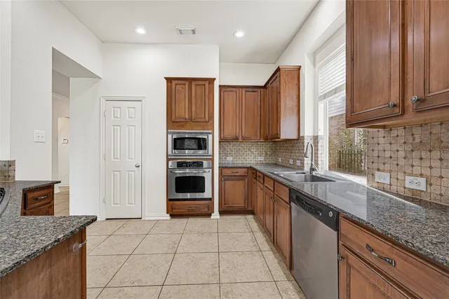 $3,600 | 74 East Arbor Camp Circle, The Woodlands, TX 77389