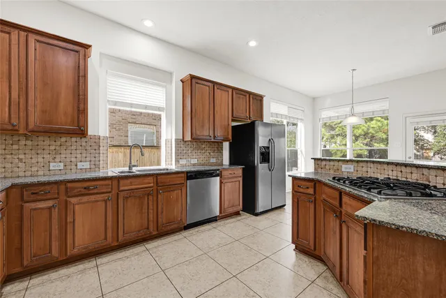 $3,600 | 74 East Arbor Camp Circle, The Woodlands, TX 77389