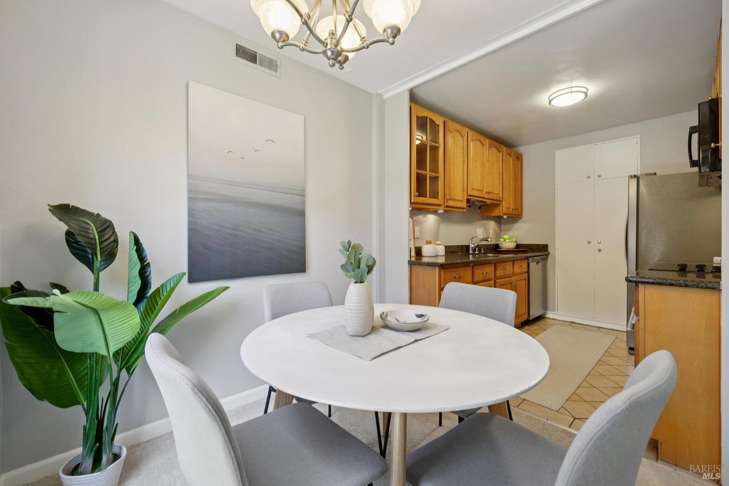 136 Surrey Lane San Rafael, CA 94903 - Photo 14 of 31