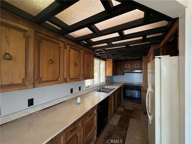 a view of utility room