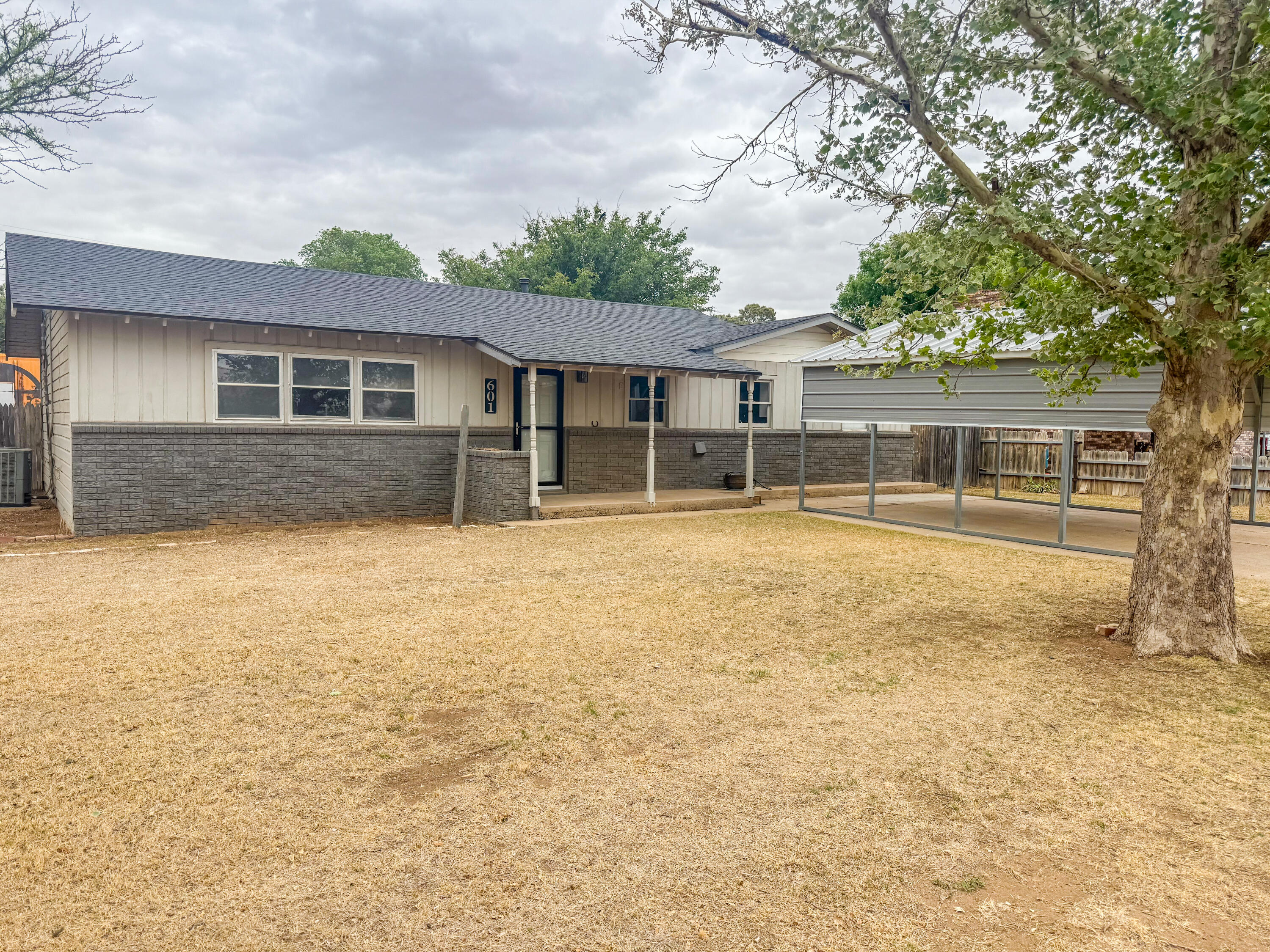 601 Northeast 3rd Street Earth, TX 79031 - Photo 1 of 8 a house view with a outdoor space