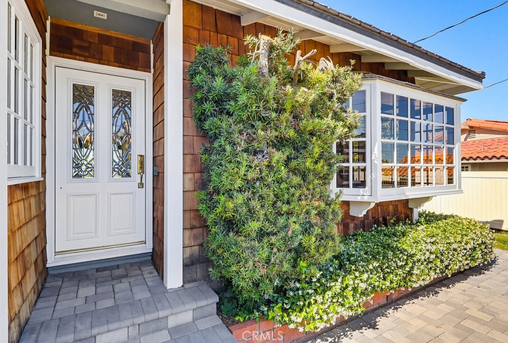 2141 Ronsard Road Rancho Palos Verdes, CA 90275 - Photo 3 of 69 a front view of a house with a yard
