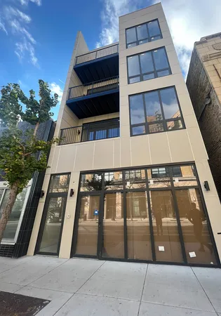 $3,500 | 3244 North Lincoln Avenue, Unit 2E, Chicago, IL 60657