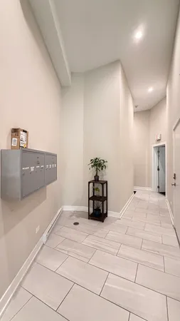 $3,500 | 3244 North Lincoln Avenue, Unit 2E, Chicago, IL 60657