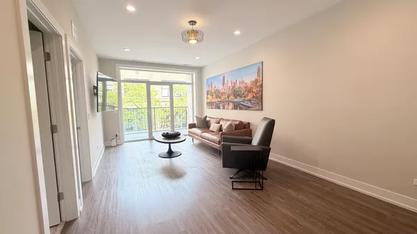 $3,500 | 3244 North Lincoln Avenue, Unit 2E, Chicago, IL 60657
