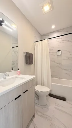 $3,500 | 3244 North Lincoln Avenue, Unit 2E, Chicago, IL 60657