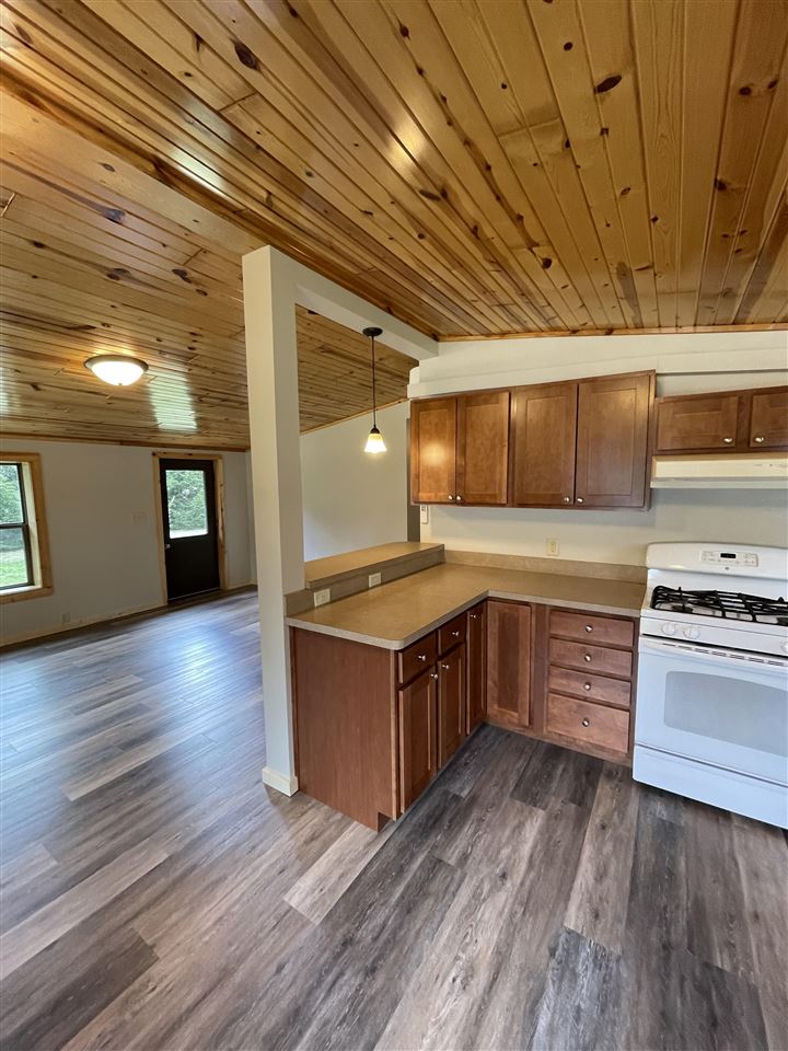 20822 Cinder Road Interlochen, MI 49643 - Photo 19 of 59 1887333-18.JPG