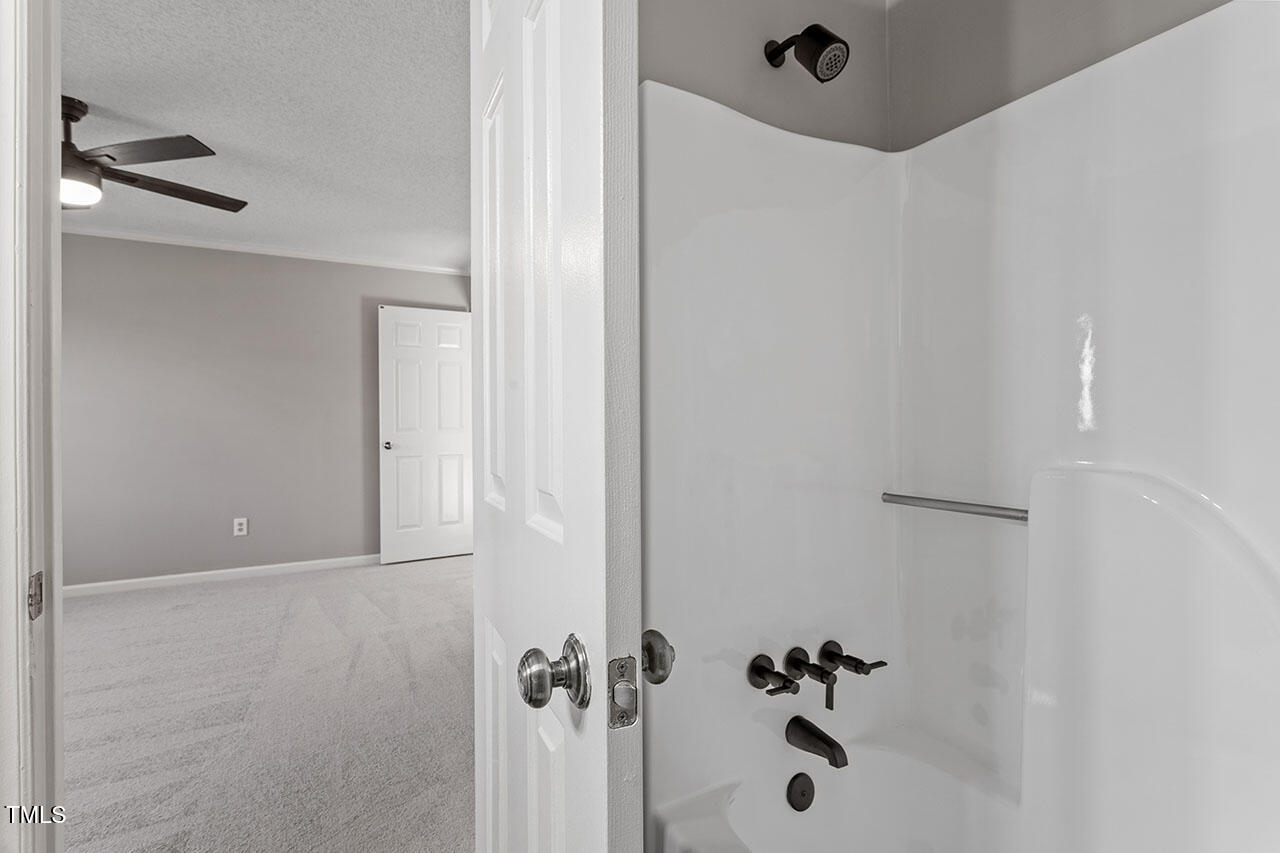 5402 Pine Top Circle Raleigh, NC 27612 - Photo 19 of 29 5402 Pine Top Circle_28