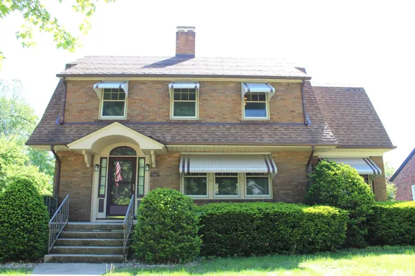 $265,000 | 1667 North Prairie Street, Galesburg, IL 61401