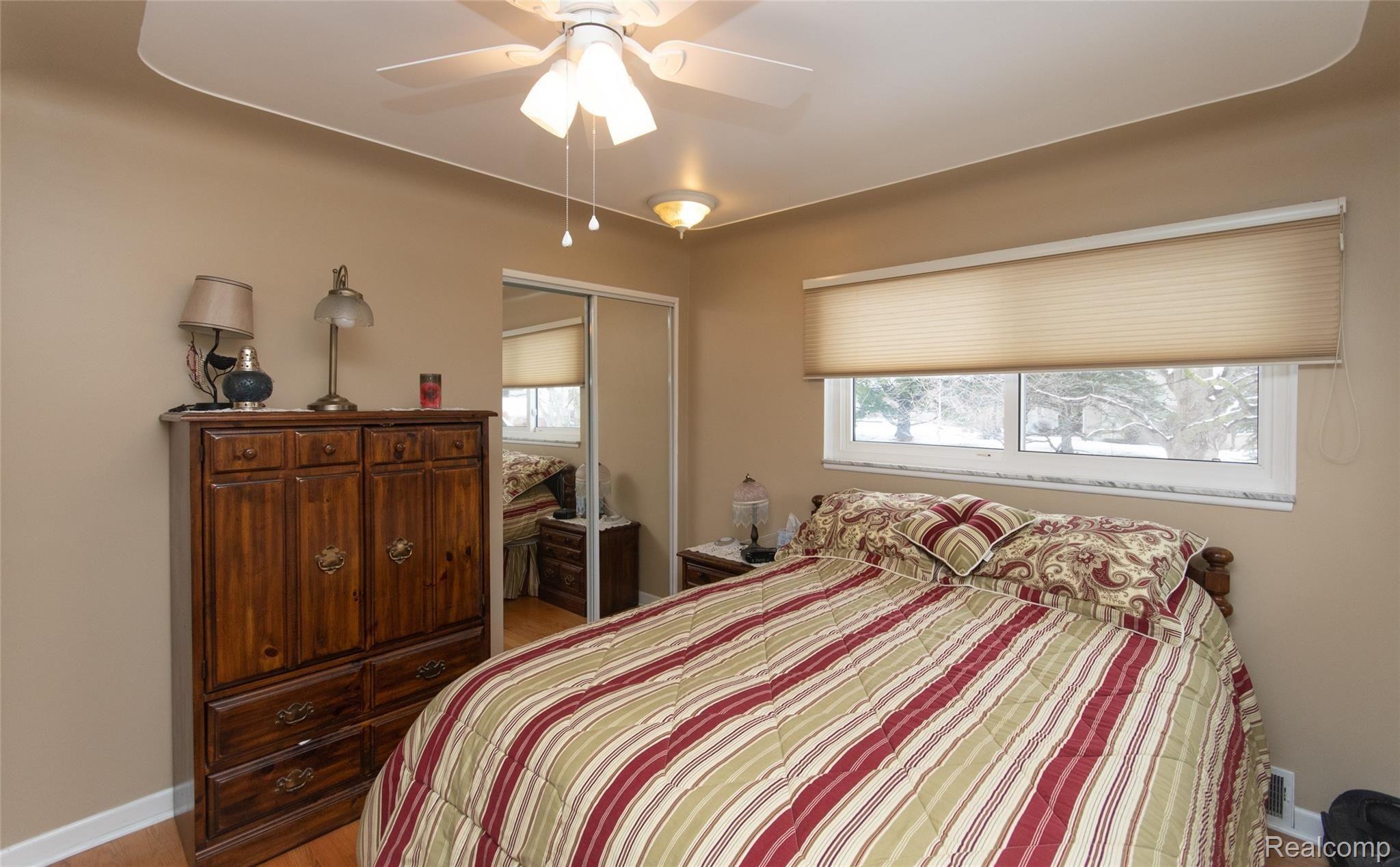 814 Wilwood Road Rochester, MI 48309 - Photo 21 of 57 Nice windows