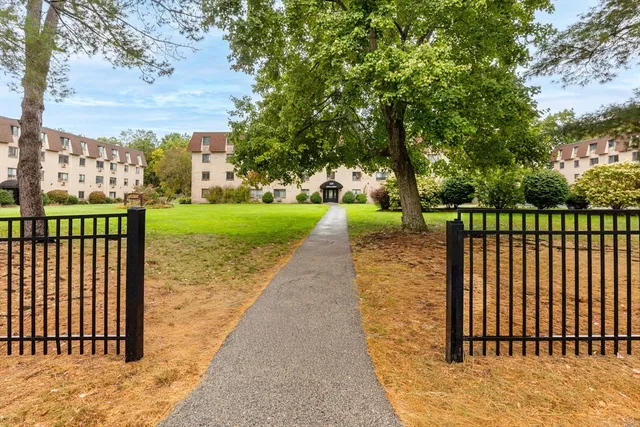 $210,900 | 119 Grove Street, Unit 223, Rockland, MA 02370