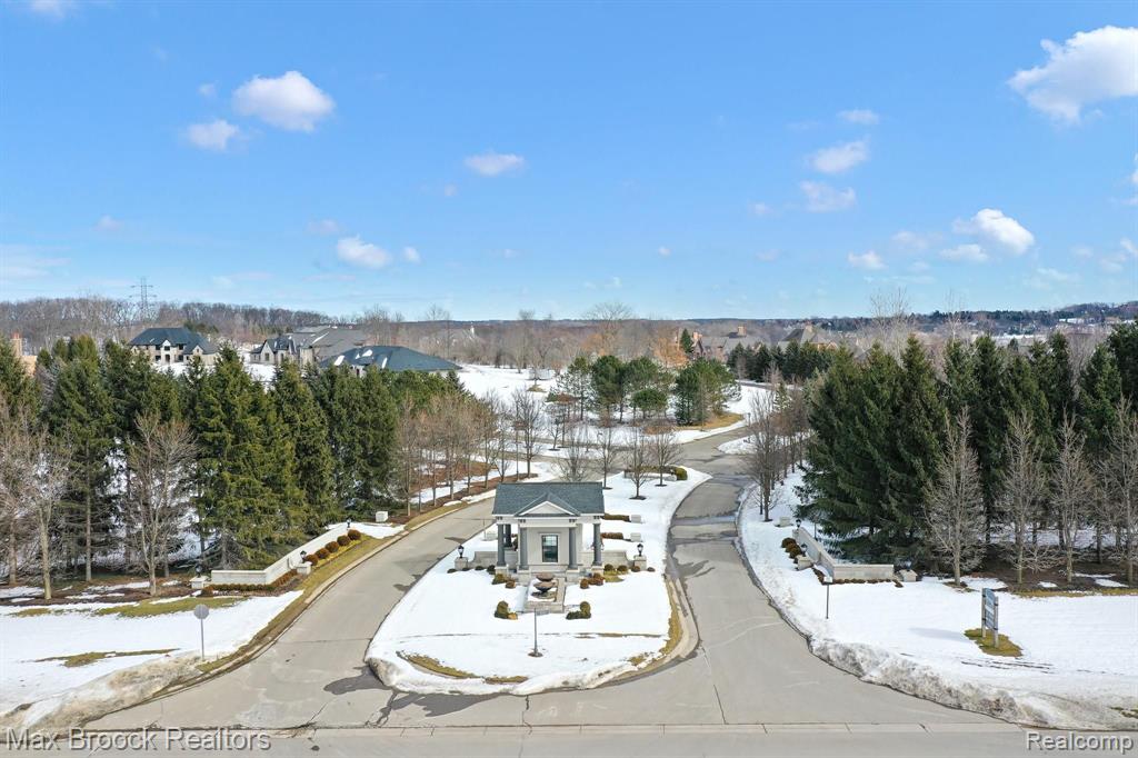 4633 Theheights Boulevard Rochester, MI 48306 - Photo 48 of 48 Gallery Image 48