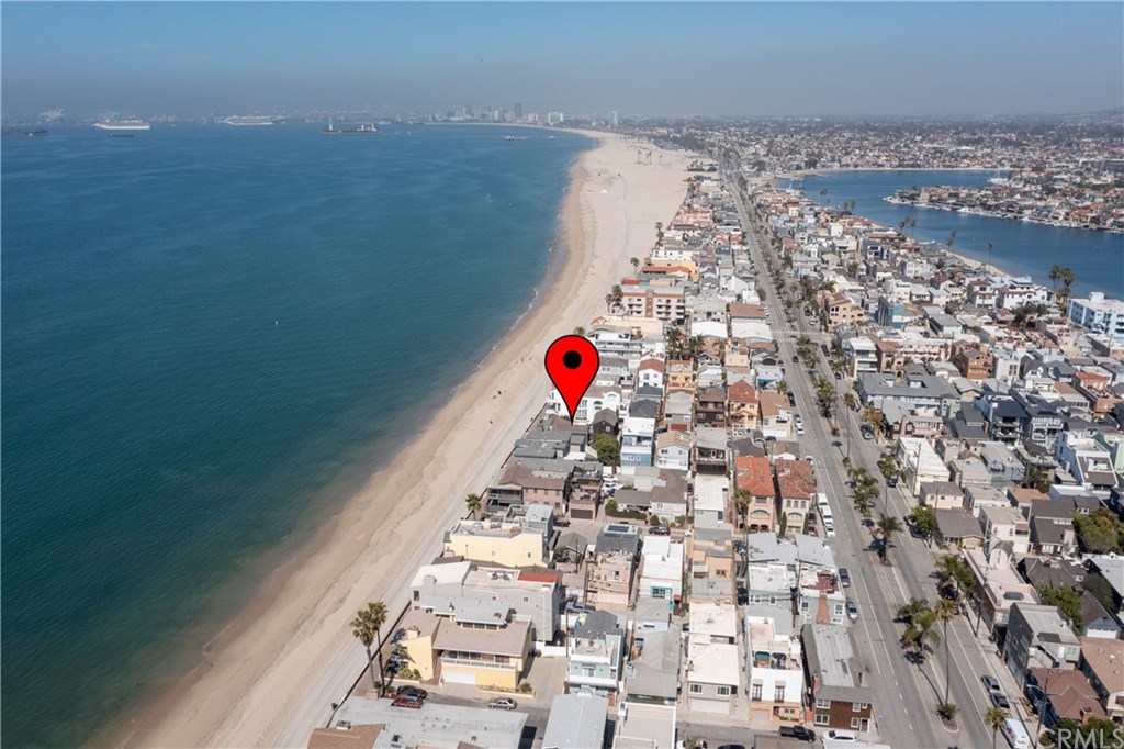 4 64th Place Long Beach, CA 90803 - Photo 5 of 58 Rare ocean front home on the Peninsula