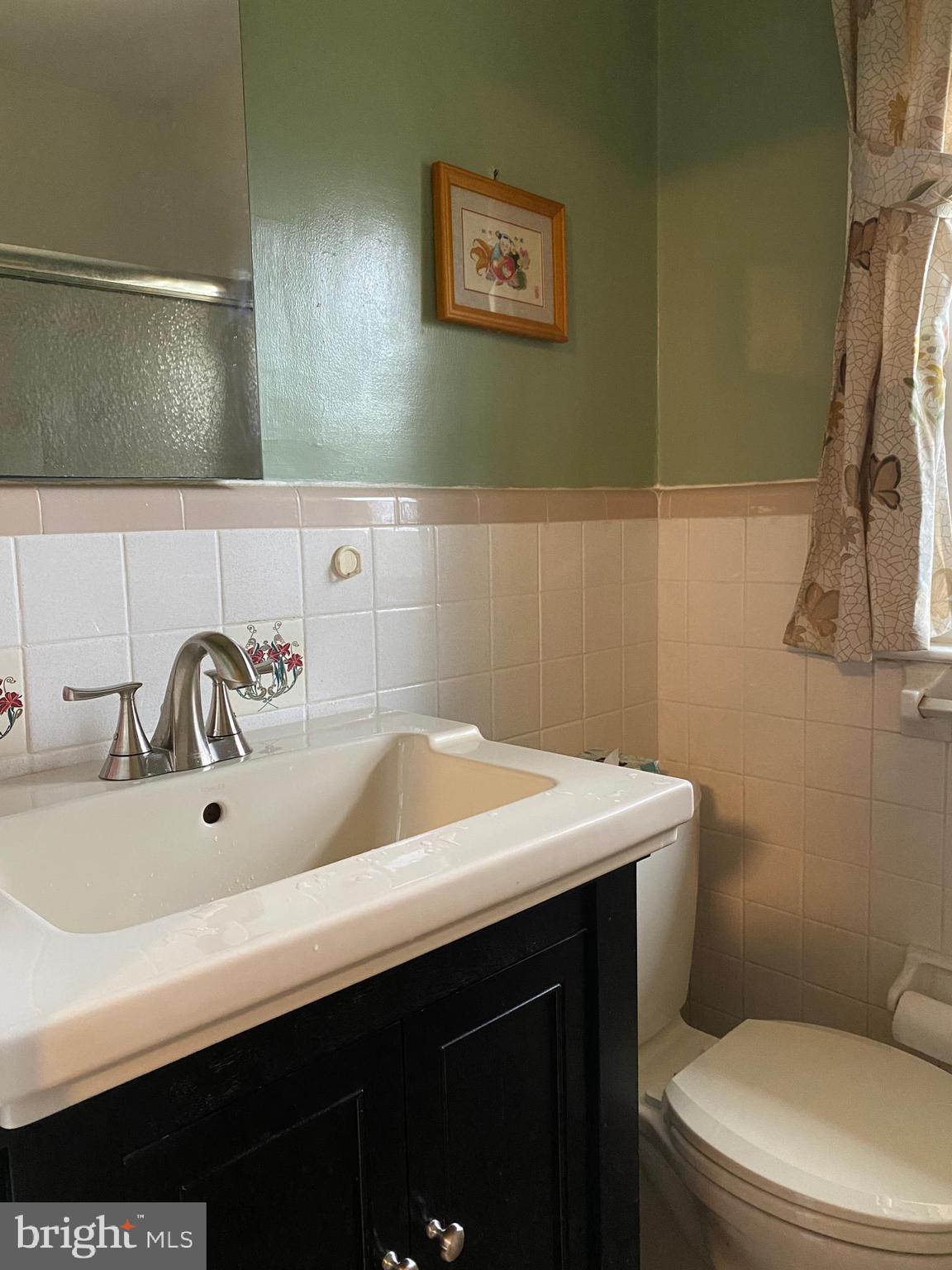 117 Locust Grove Road Bryn Mawr, PA 19010 - Photo 11 of 11 Bathroom