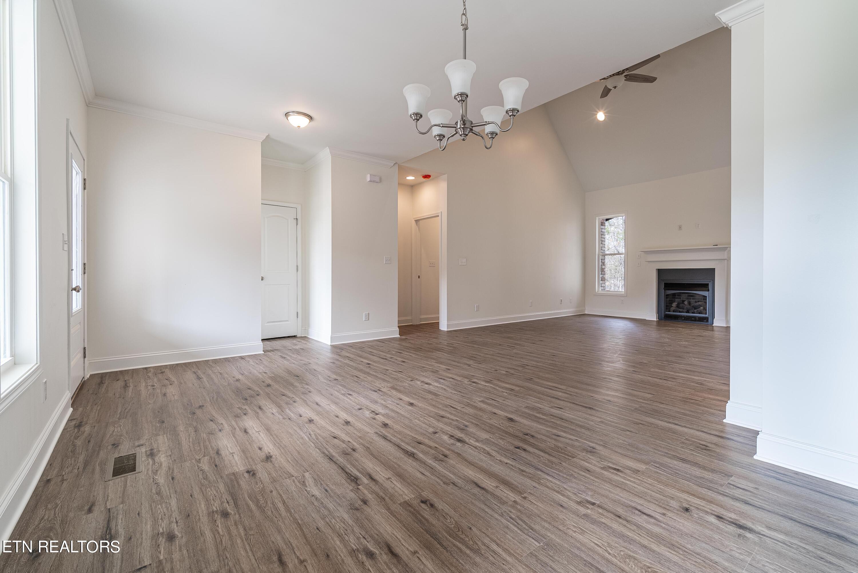 113 Creek View Court Oak Ridge, TN 37830 - Photo 6 of 29 DSC08047-Edit