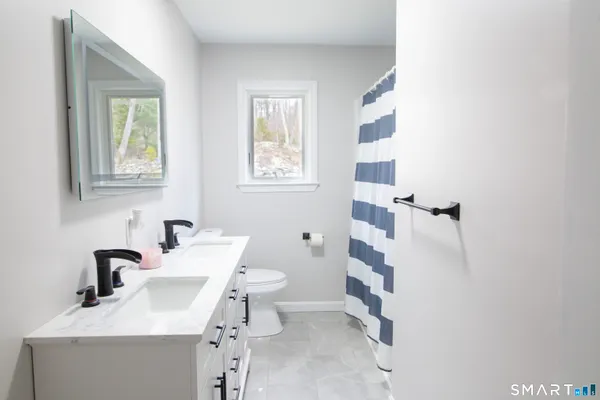 $450,000 | 160 Babcock Road, North Stonington, CT 06359