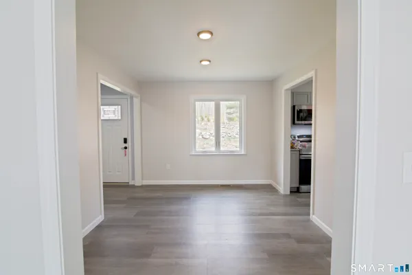 $450,000 | 160 Babcock Road, North Stonington, CT 06359