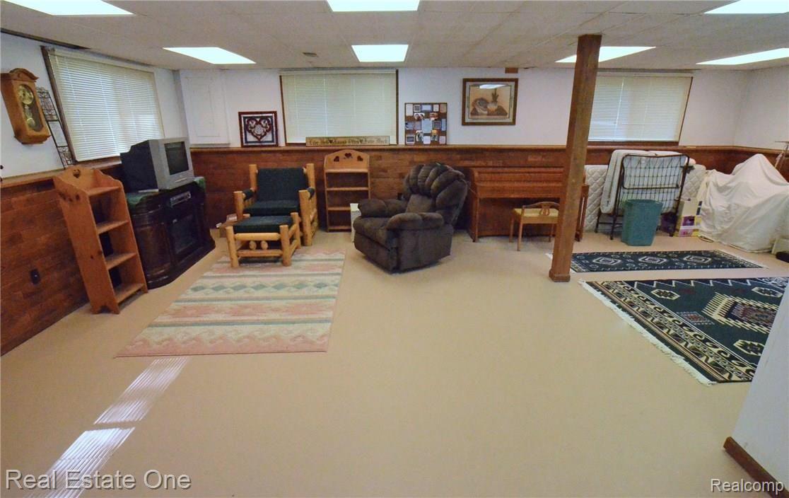 9047 Henderson Road Goodrich, MI 48438 - Photo 12 of 31 Rec Room - Lower Level
