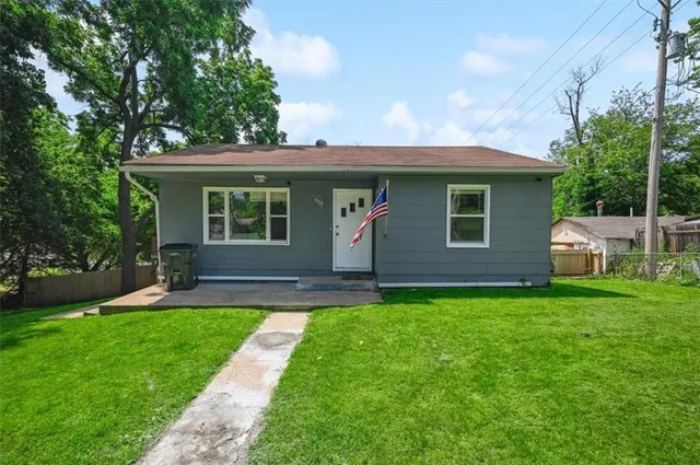 $219,900 | 919 Walnut Street, Leavenworth, KS 66048