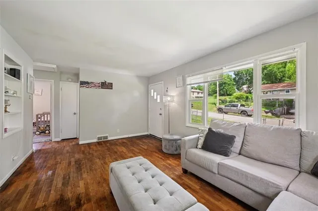 $219,900 | 919 Walnut Street, Leavenworth, KS 66048