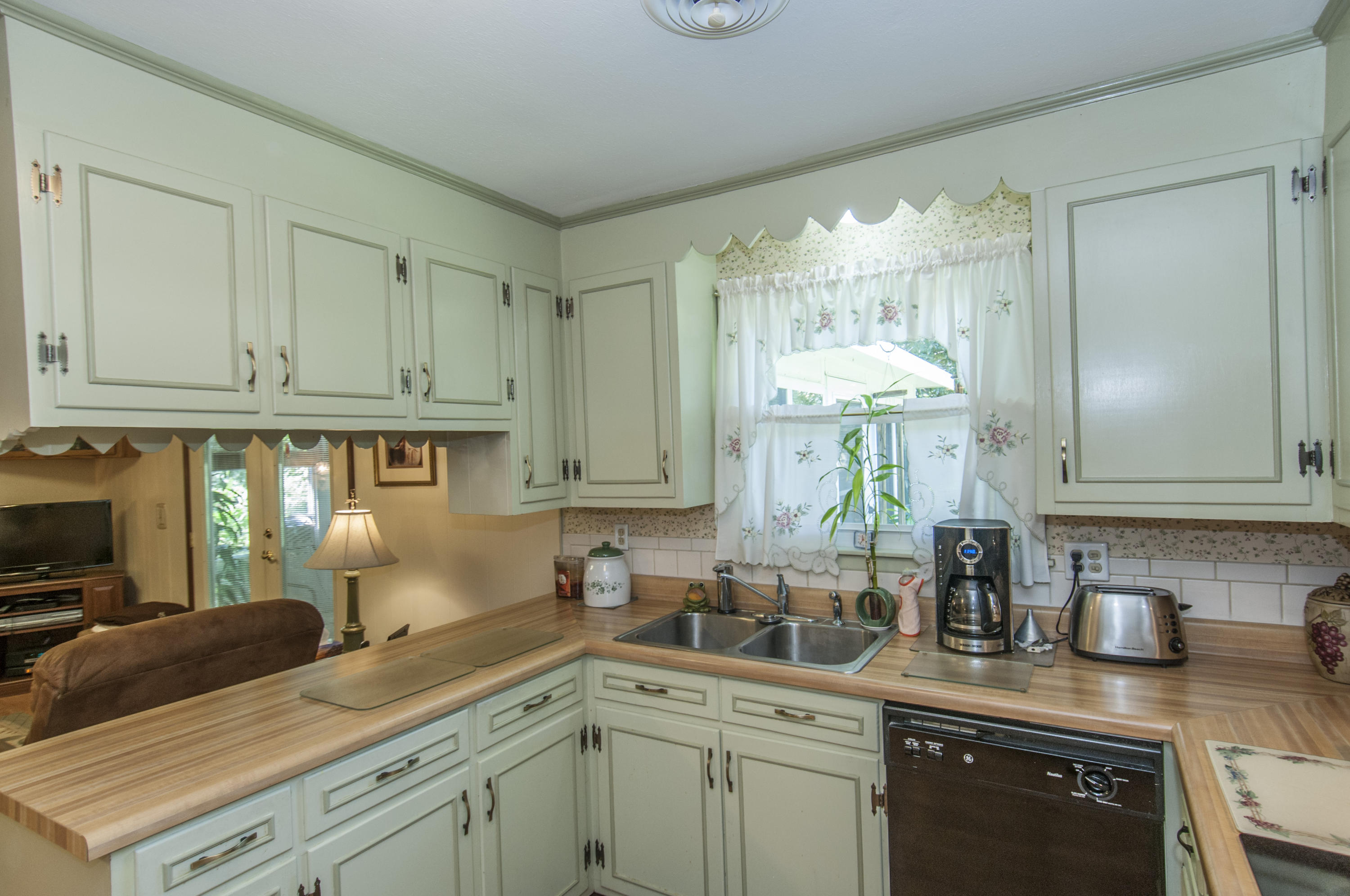 1961 Campion Hall Road Charleston, SC 29407 - Photo 23 of 39 kitchen 2