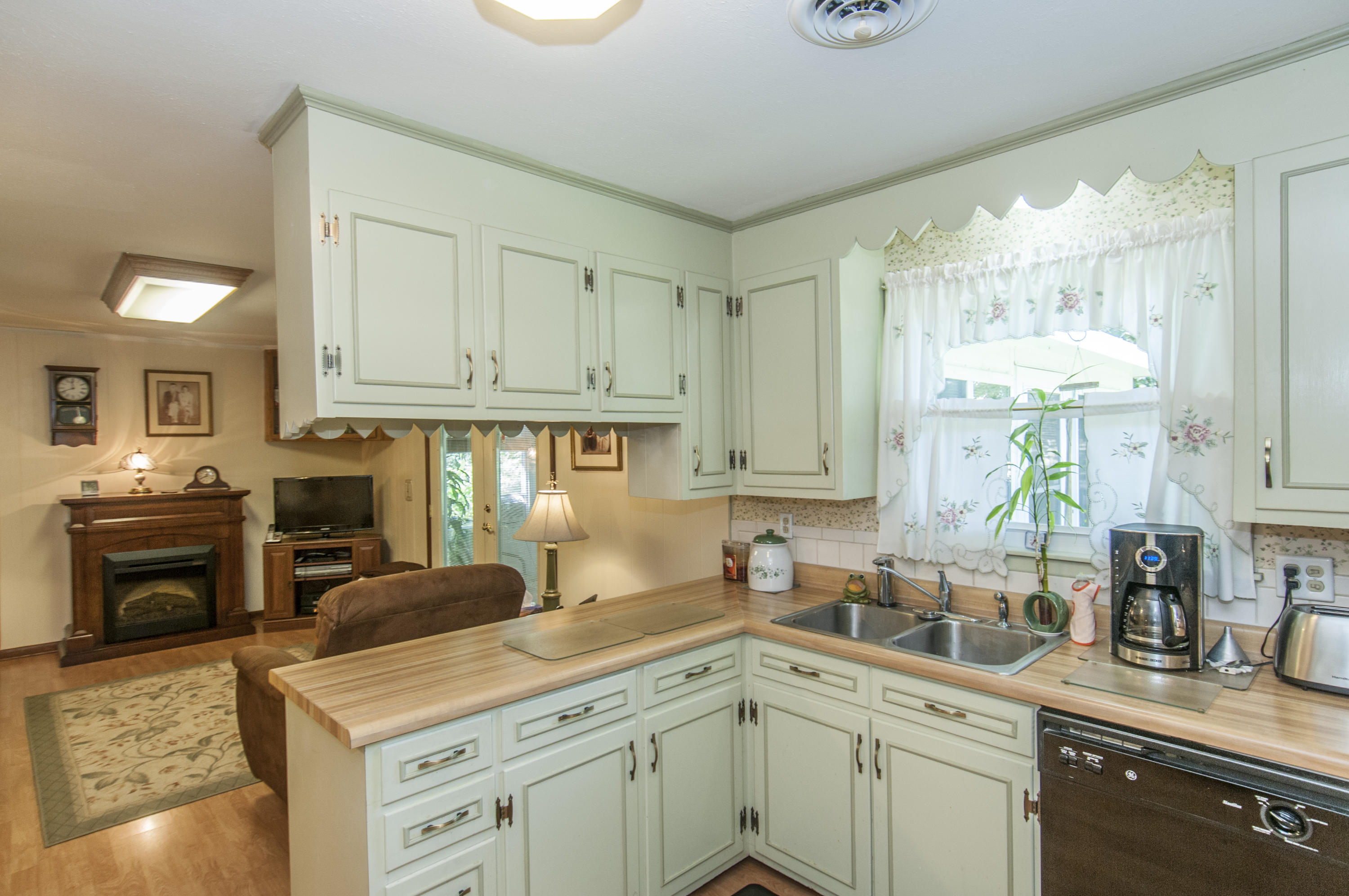 1961 Campion Hall Road Charleston, SC 29407 - Photo 24 of 39 kitchen to den